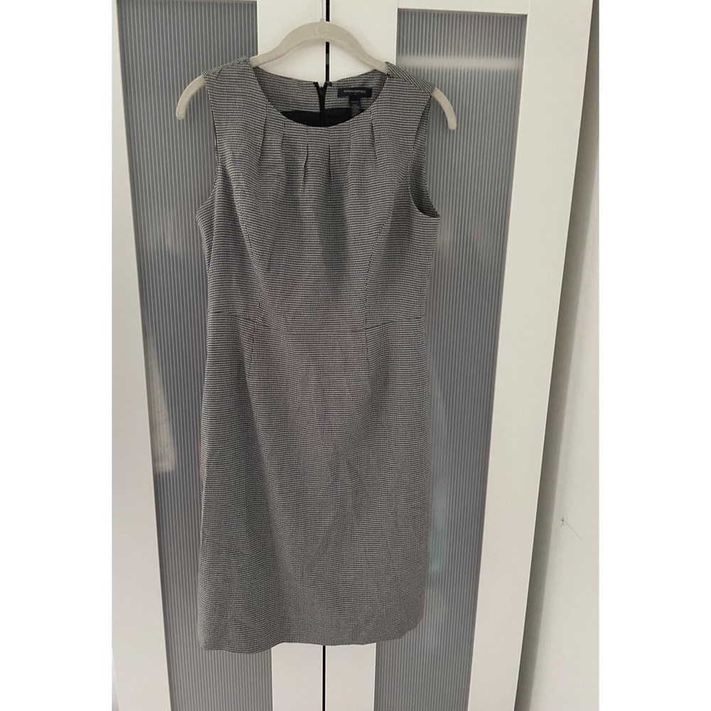 Banana Republic Houndstooth Sheath Dress